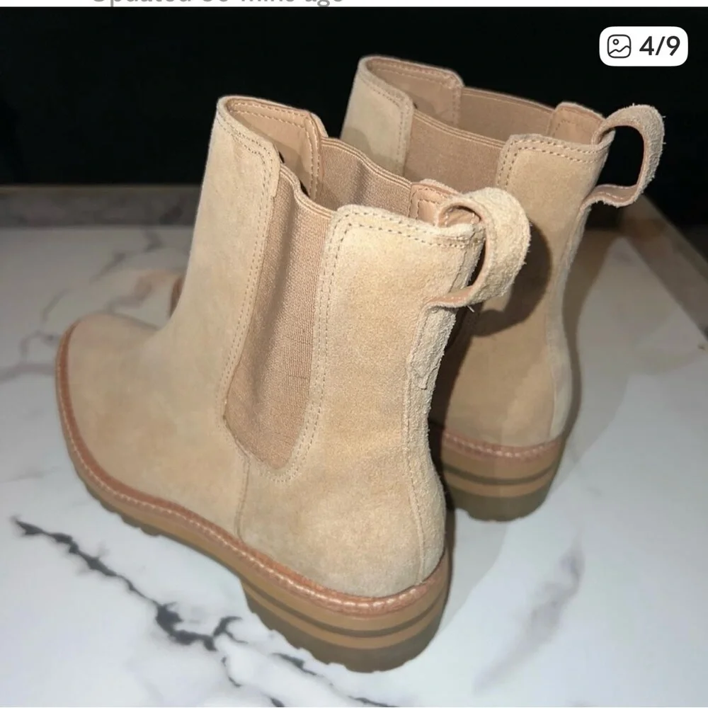 NEW Kaanas MontenegroBeige Suede Chelsea Booties Size 6